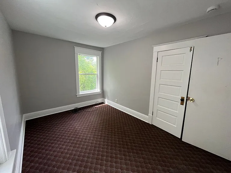 224 James Ave — Photo 36