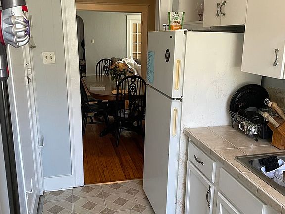 5th image of 2324 Calhoun St #A