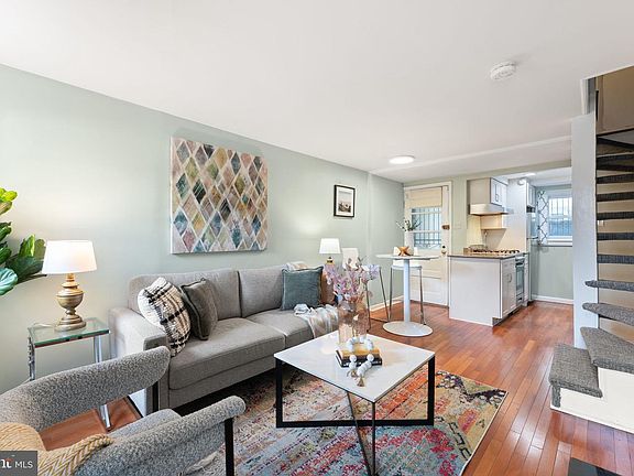 3rd image of 718 Addison St APT F