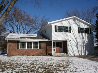 1779 Millwood Ave, Roseville, MN 55113