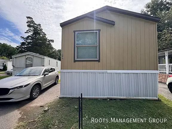 2nd image of 3090 Josibpet Ln #3090JL