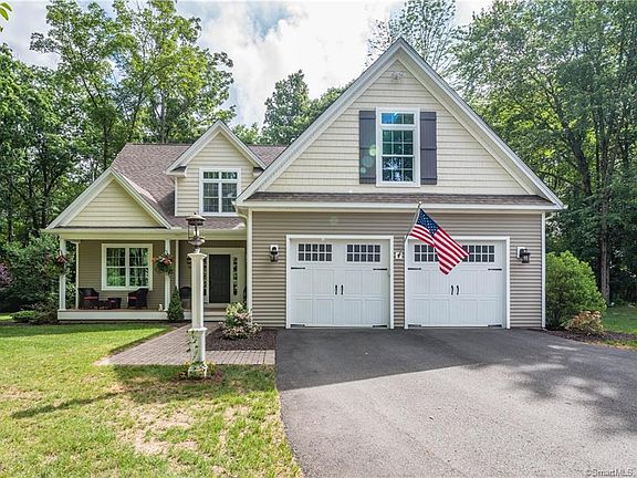 2nd image of 36 Oaklawn Dr