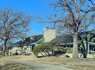 920 Briarwood Ln, Nevada, MO 64772