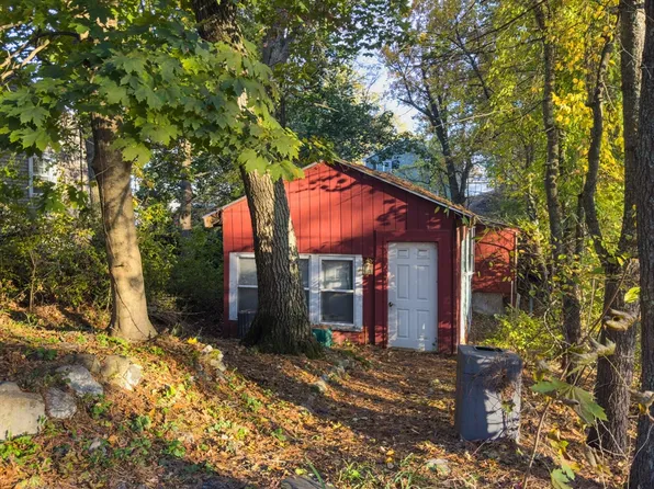 12 Parkview Ter, North Reading, MA 01864