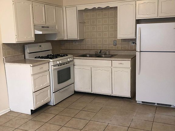 3rd image of 7005 W Gunnison St APT Ga