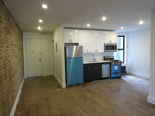 Rented by Bohemia Realty Group | media 27