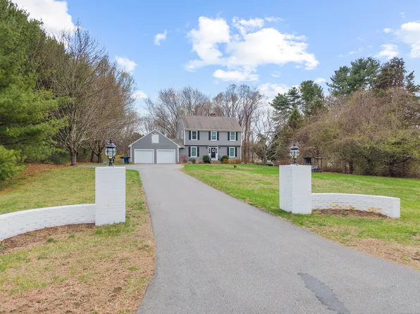 5 Applewood Drive, Waterford, CT 06375