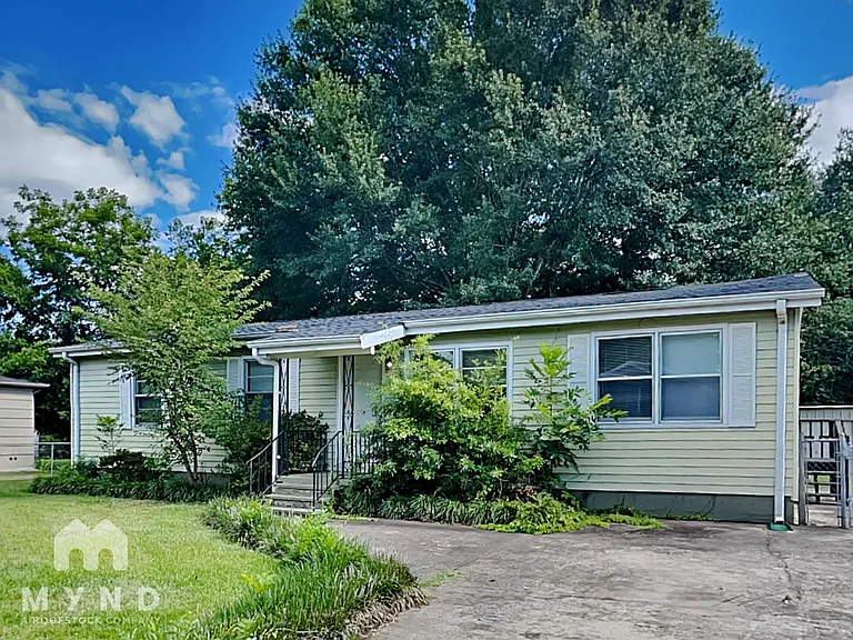 217 Marshall Dr — Photo 1