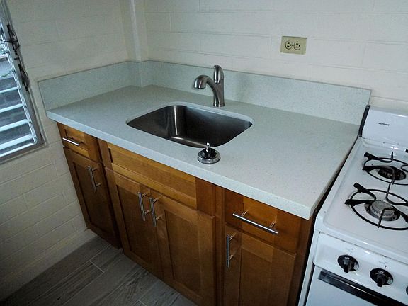 2nd image of 810 Green St APT 6