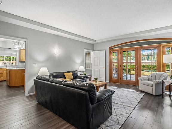 3rd image of 6001 E St