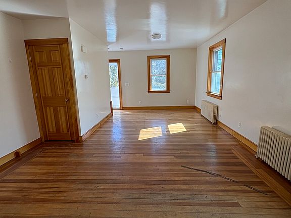 5th image of 209-211 East St #209