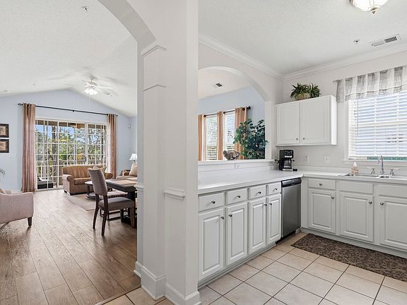 4th image of 6015 Catalina Dr. #834