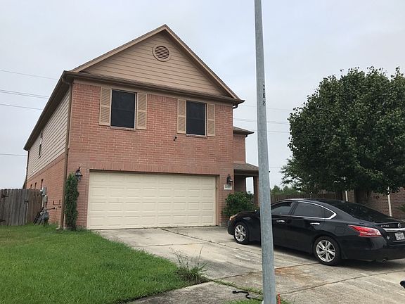 3rd image of 14703 Live Oak Green Ct