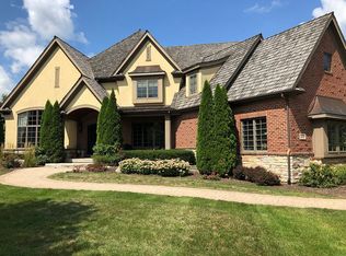 200 Wrenwood Cir, Elgin, IL 60123