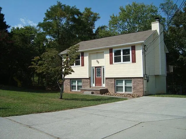 6920 Ellesmere Dr — Photo 1