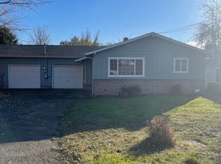 571 NE Newton Creek Dr, Roseburg, OR 97470