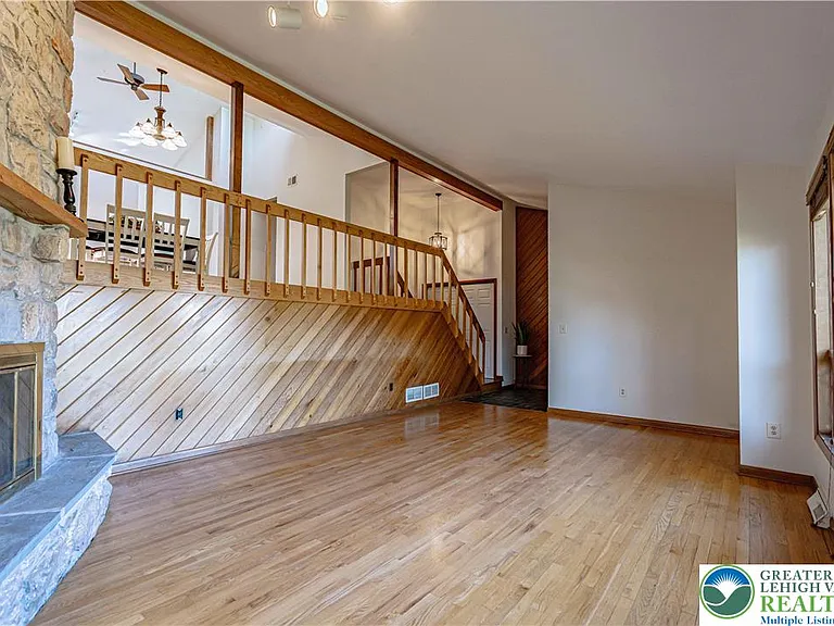 3705 Vale View Dr S — Photo 11