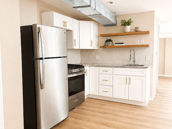 2nd image of 2582 W McMicken Ave APT 5