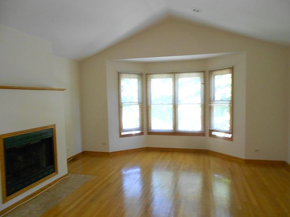 2nd image of 4744 N Hermitage Ave #2