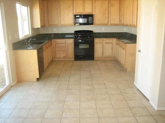 3rd image of 14466 Shoshone Way