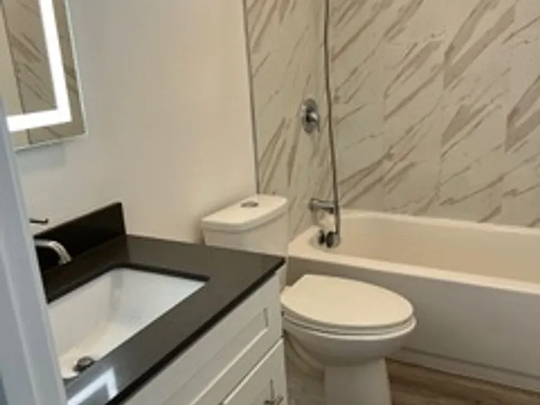 Olof Street Apartments — Photo 12