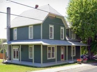 325 NE 2nd St, Dufur, OR 97021