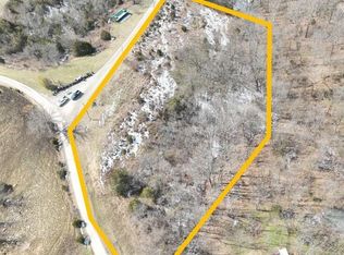 20 Lakeland Dr, Willisburg, KY 40078