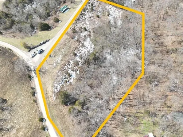 20 Lakeland Dr, Willisburg, KY 40078