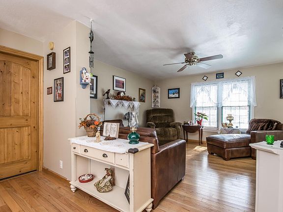 5th image of 3136 Pleasantwood Dr