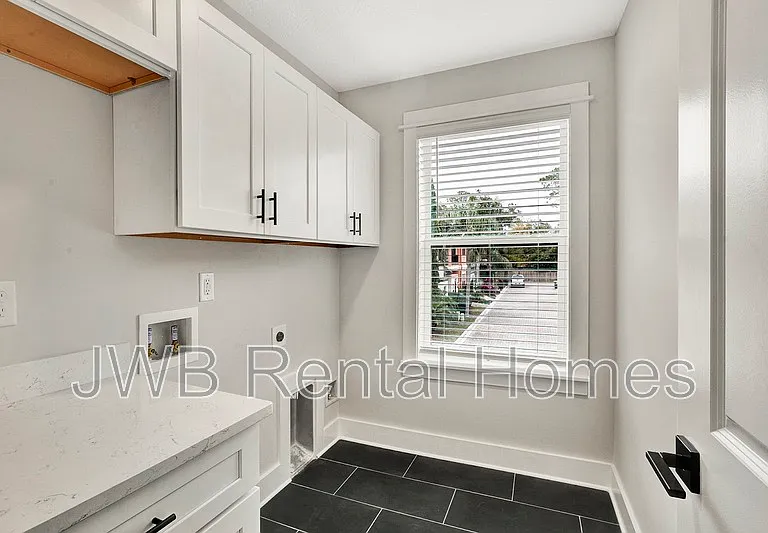 8859 Amalfi Ct — Photo 26
