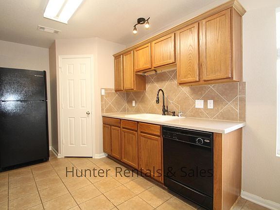 5th image of 3400 Catalina Dr