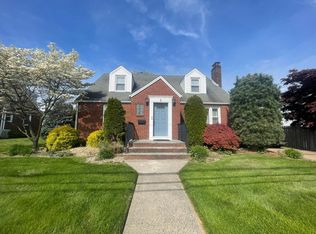 2 Linwood Pl, North Brunswick, NJ 08902