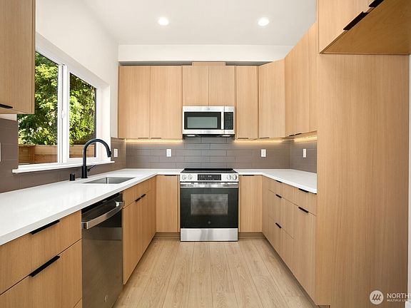 5th image of 508 SW 137th Street #B