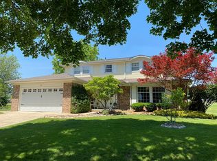 519 Marlpool Dr, Saline, MI 48176