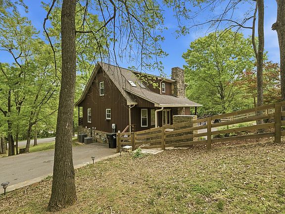 5th image of 2105 Alpine Dr