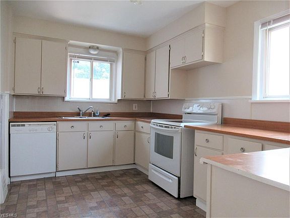 5th image of 4350 W 140th St