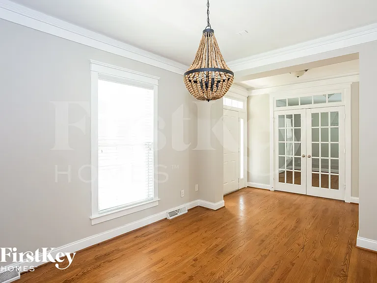 125 E Fenway Ave — Photo 6