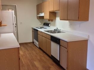 1659 River Bend Ter APT 4, Green Bay, WI 54311