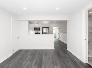 186 Sumner St #4, Boston, MA 02128