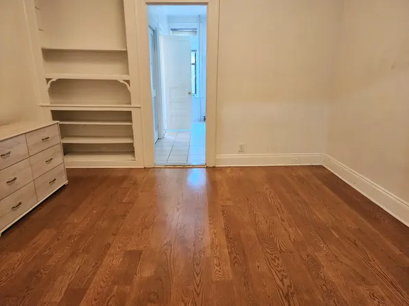 1717 Gates Avenue image 3 of 10