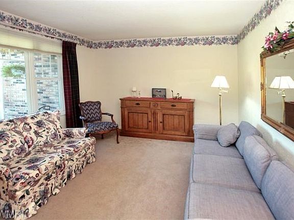 3rd image of 59141 Whitewood Dr