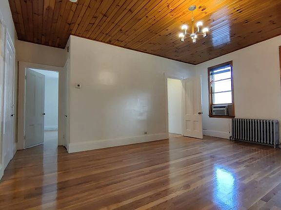 5th image of 1-236 Cypress St #1