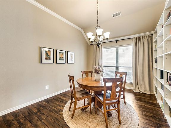 4th image of 8044 Vista Hill Ln