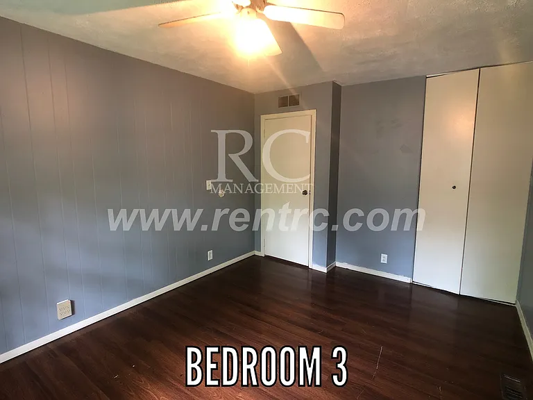903 Southmoor Dr — Photo 13