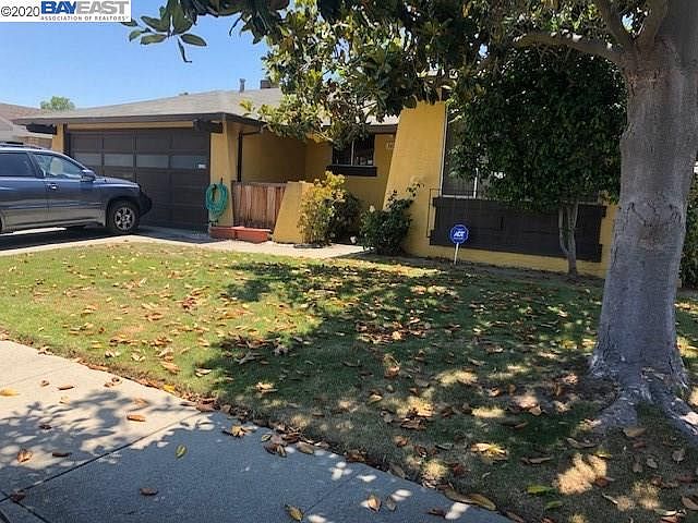 2nd image of 34363 Atteridge Ct