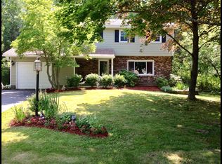 64 Fairlawn Dr, Selkirk, NY 12158
