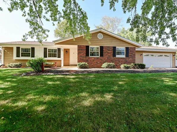 9933 North Concord DRIVE, Mequon, WI 53097