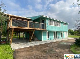 54 Cemetery Rd, Seadrift, TX 77983