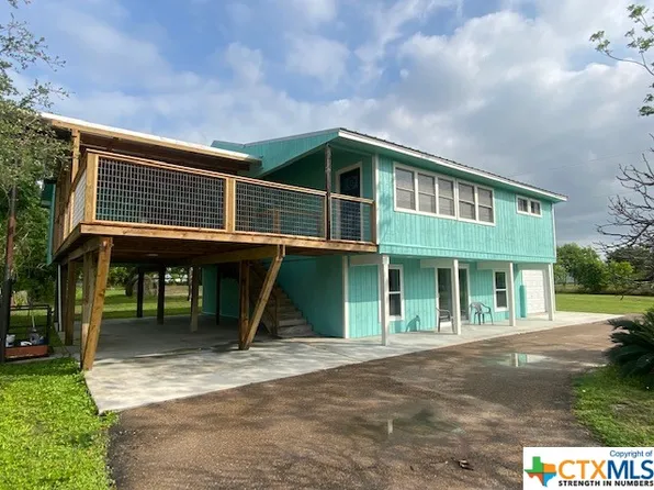 54 Cemetery Rd, Seadrift, TX 77983