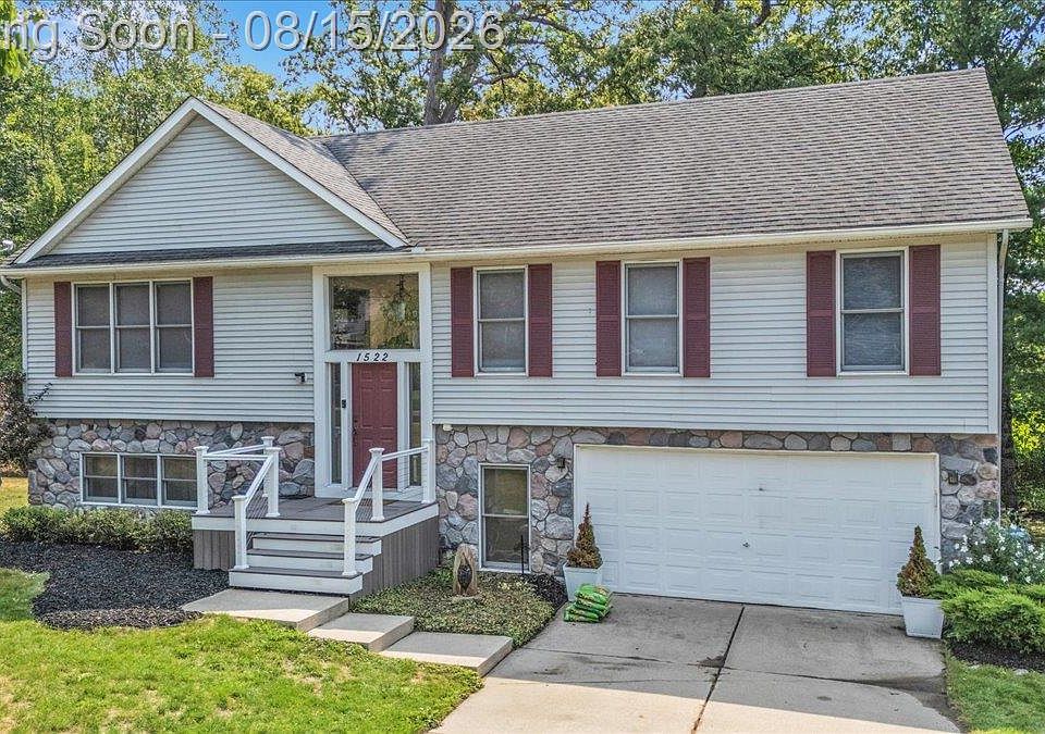 1st image of 1522 Oregon Ct